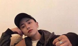 娱乐吃瓜头像男生霸气,娱乐吃瓜头像男生风采独树一帜